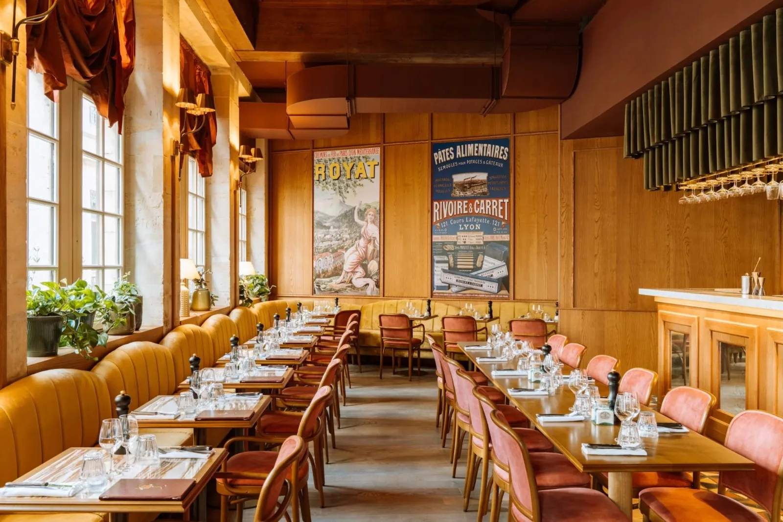 installation électrique et éclairage d'une salle de restaurant de brasserie à Lyon