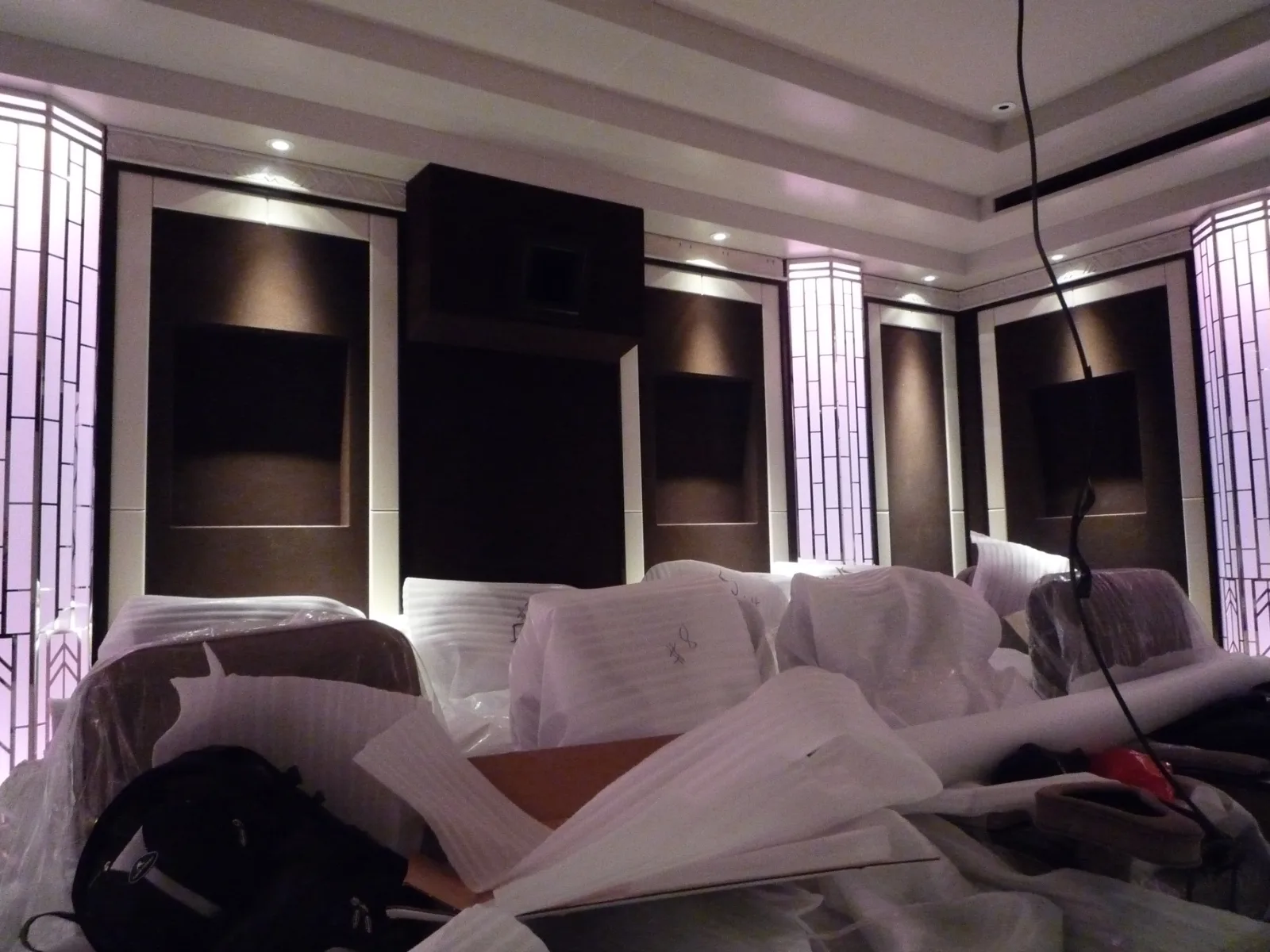 câblage de la salle de cinéma d'un chalet à Megève