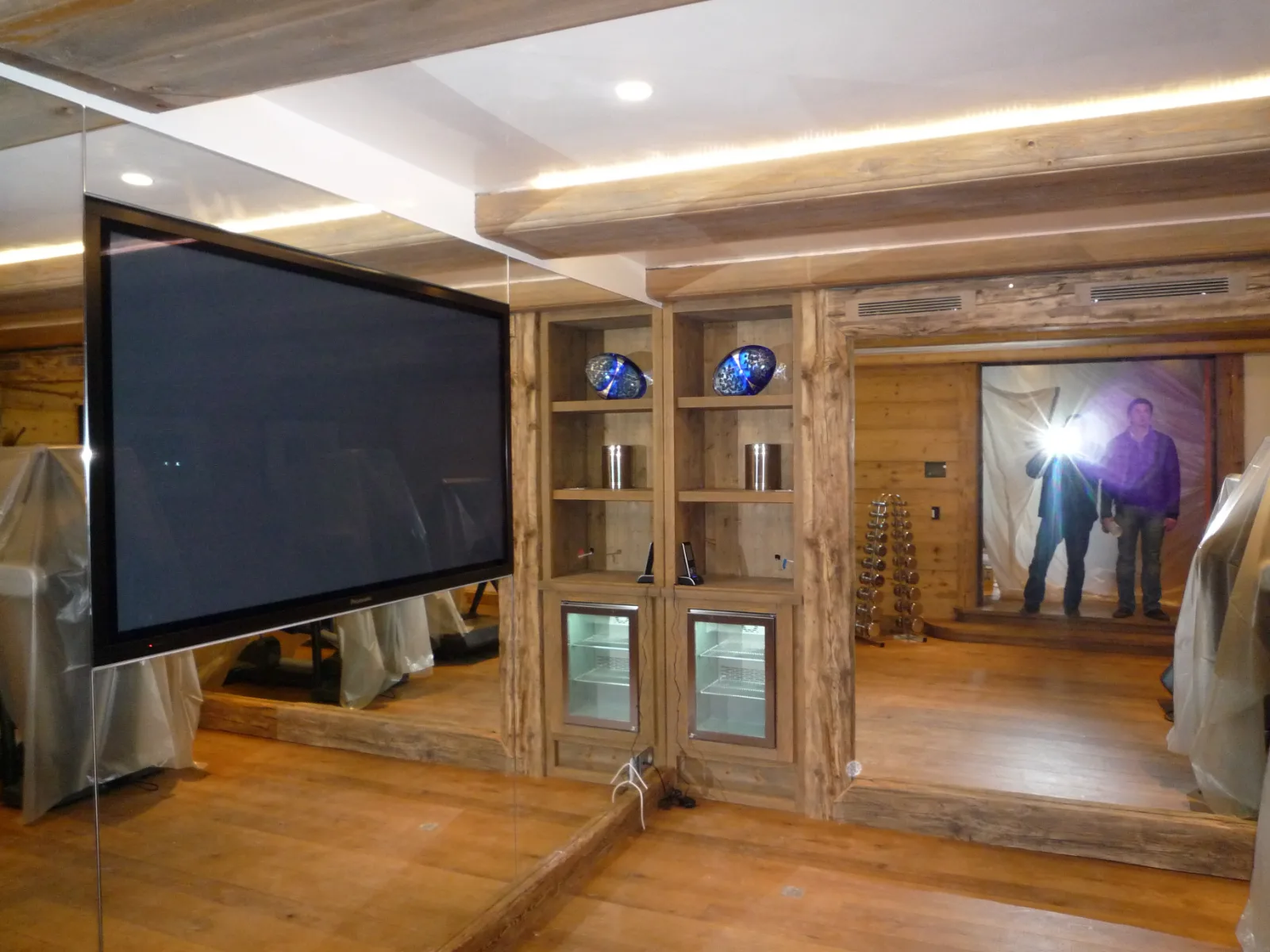 éclairage du salon et des niches d'un chalet à Megève