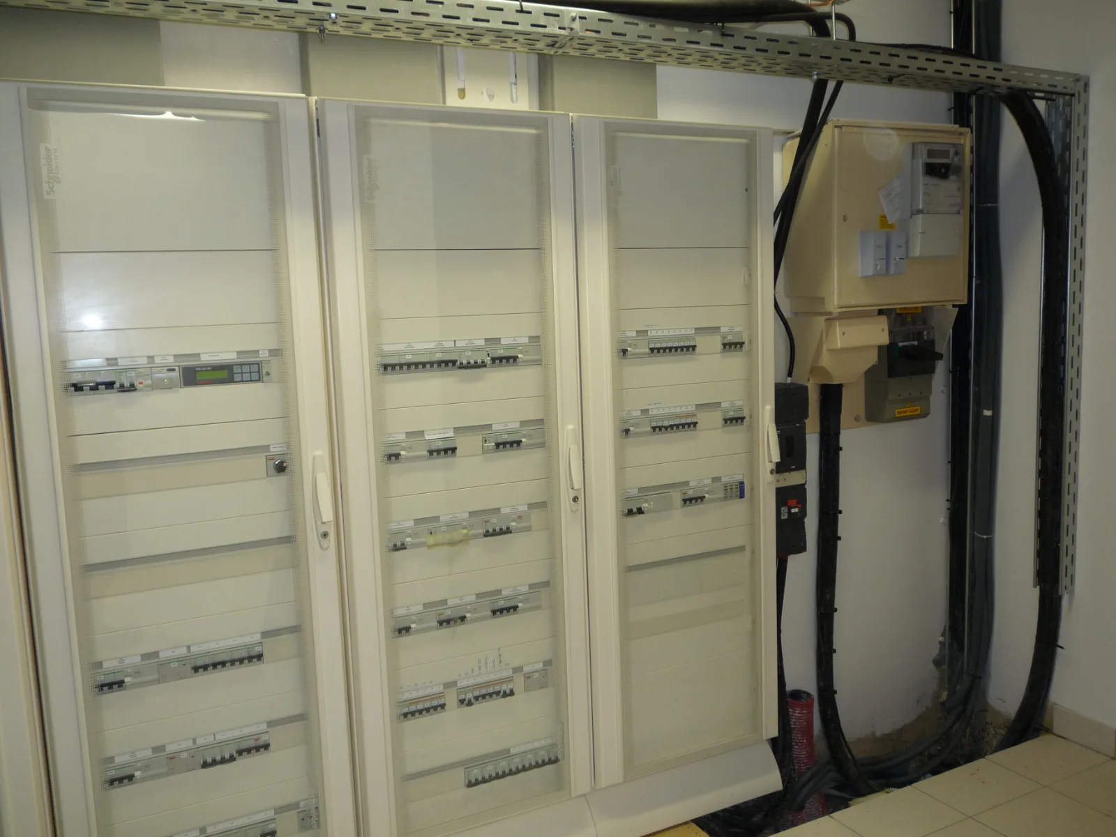 répartition des circuits dans les tableaux électriques d'un chalet à Megève